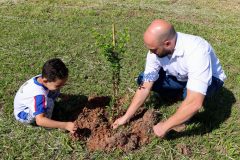 Plantio-Dia-da-Arvore_Lins-18